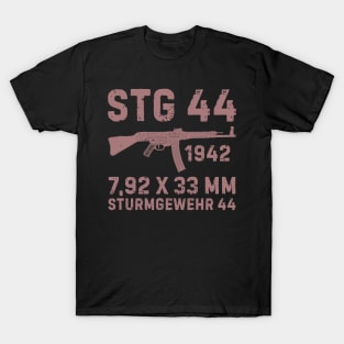 German assault rifle StG 44 for the gun lover T-Shirt